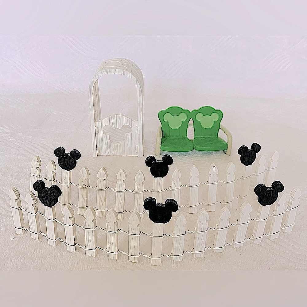 Department 56 Disney Mickey’s Merry Christmas Village Town Square Accessories-4p